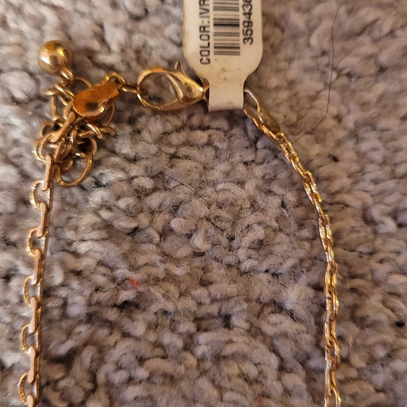 NWT Linear Drop Necklace Ivory Color 16" Adjustable Length Lobster Claw - Picture 3 of 5